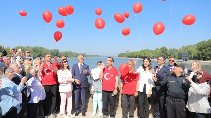 VALİ SEZER: “ONLARIN GELİŞİMİNE KATKIDA BULUNMAMIZ ÇOK ÖNEMLİ”