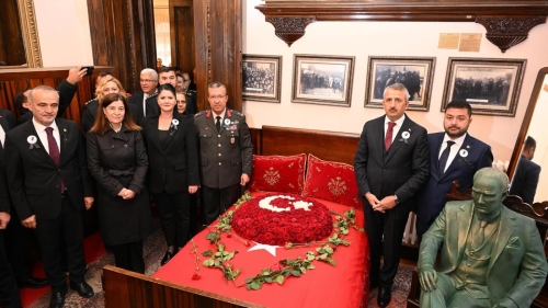 ATATÜRK ODASI’NA ZİYARETÇİ AKINI