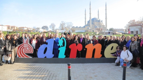 5 ARALIK'IN 91. YILINDA EDİRNE'DEN GÜÇLÜ KADIN DAYANIŞMASI MESAJI