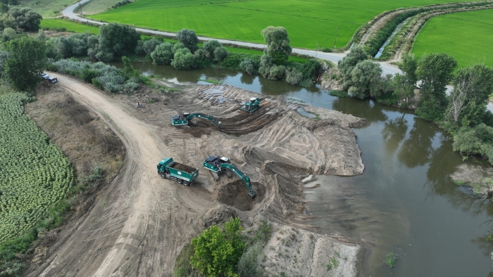 TUNCA NEHRİ’NDE RUSUBAT TEMİZLİĞİ VE ISLAH ÇALIŞMALARI DEVAM EDİYOR