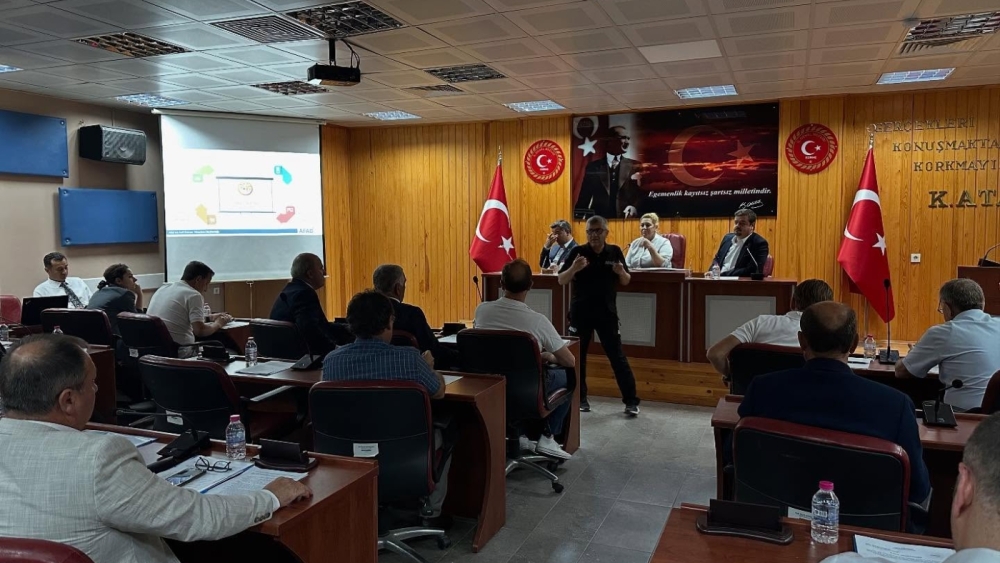 EDİRNE İL GENEL MECLİSİ ÜYELERİNE AFET FARKINDALIK EĞİTİMİ VERİLDİ