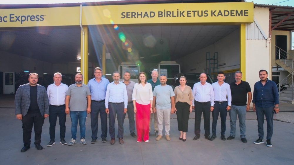 AK PARTİ HEYETİNDEN ETUS’A ‘HAYIRLI OLSUN’ ZİYARETİ