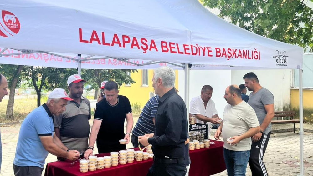 AŞURENİN BEREKETİ, LALAPAŞA’NIN SOFRALARINDA!