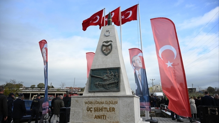 LALAPAŞA’DA ‘ÜÇ ŞEHİTLER ANITI’ YENİLENDİ