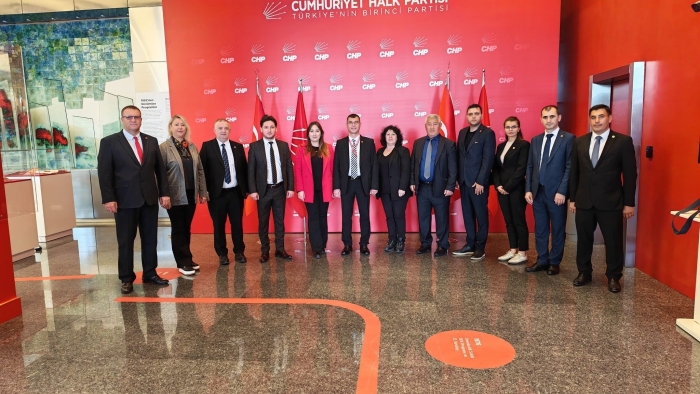 CHP’Lİ AKGÜNGÖR: “KURULTAY, CHP’NİN TÜRKİYE’YE GÜÇLÜ BİR YOL HARİTASI SUNMA KARARLILIĞINI GÖSTERDİ”