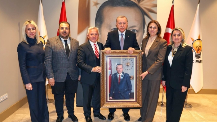 BELGİN İBA VE AK PARTİ EDİRNE TEŞKİLATI’NDAN CUMHURBAŞKANI RECEP TAYYİP ERDOĞAN’A ZİYARET