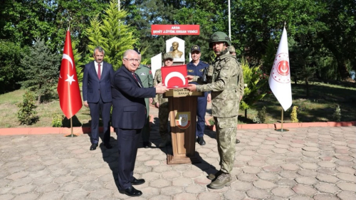 BAKAN GÜLER EDİRNE’DE SINIR KARAKOLUNU ZİYARET ETTİ