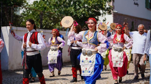 BALKANLARDA ASIRLIK DAYANIŞMA RUHUNUN ADI: TEFERİÇ ŞENLİKLERİ