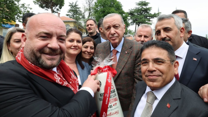 CUMHURBAŞKANI ERDOĞAN’A KIRMIZI DİPLİ MUMLA KIRKPINAR DAVETİ