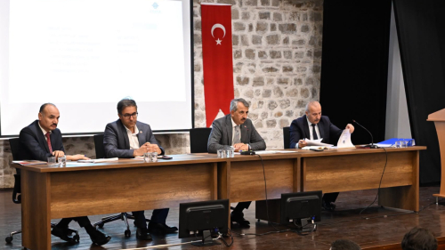 VALİ SEZER: “2026 YILI YATIRIM PROGRAMLARINDA KÜÇÜK, ORTA VE BÜYÜK ÖLÇEKLİ 308 PROJE YER ALMAKTADIR”