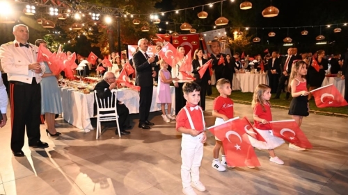 ZAFER COŞKUSU RESEPSİYONLA TAÇLANDI