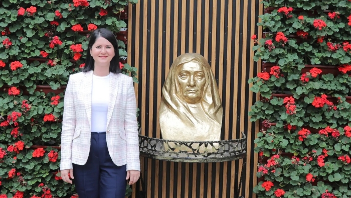 “KADINLARIN GÜCÜYLE DEĞİŞEN BİR DÜNYA MÜMKÜN!”