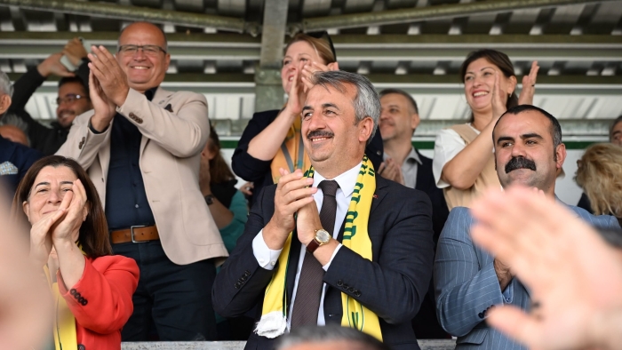 UZUNKÖPRÜSPOR TARAFTARLARINDAN VALİ SEZERE SEVGİ SELİ