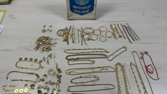 YELEĞİN ASTARINDA 912 GRAM ALTIN!