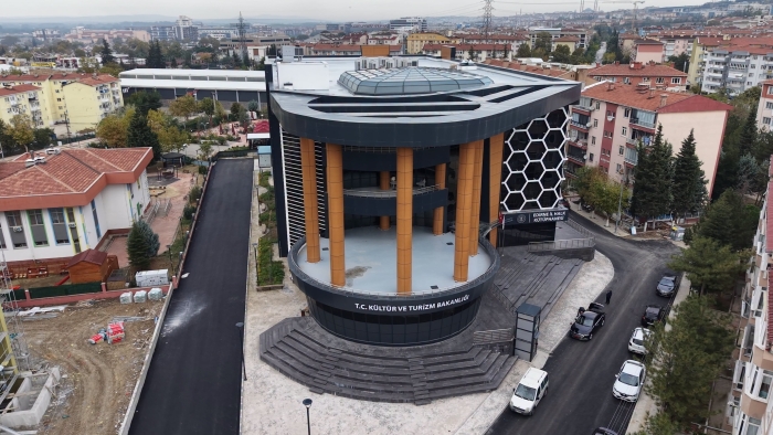 İL HALK KÜTÜPHANESİ GÜN SAYIYOR