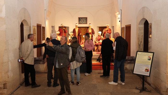 ULUSLARARASI BALKAN RESSAMLARI EDİRNE SANAT BULUŞMASI KAPSAMINDA SANATÇI HEYETİ KARAAĞAÇ YERLEŞKESİ VE SAĞLIK MÜZESİ’Nİ ZİYARET ETTİ