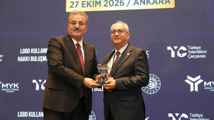 TRAKYA ÜNİVERSİTESİ, TYÇ LOGOSU KULLANIM HAKKINDA TÜRKİYE’DE İLK 30 ÜNİVERSİTE ARASINDA