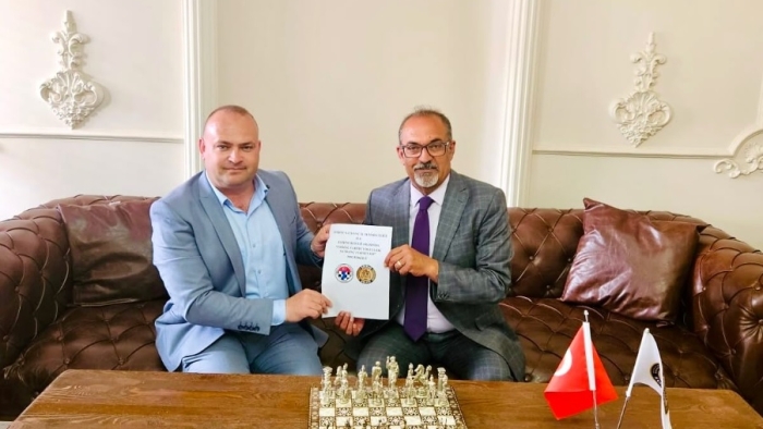 EDİRNE KOLEJİ’NİN EV SAHİPLİĞİNDE 50.000 TL ÖDÜLLÜ SATRANÇ TURNUVASI