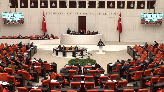 CHP’Lİ YAZGAN: “KOLTUĞU BIRAKAMAMA SENDROMU”