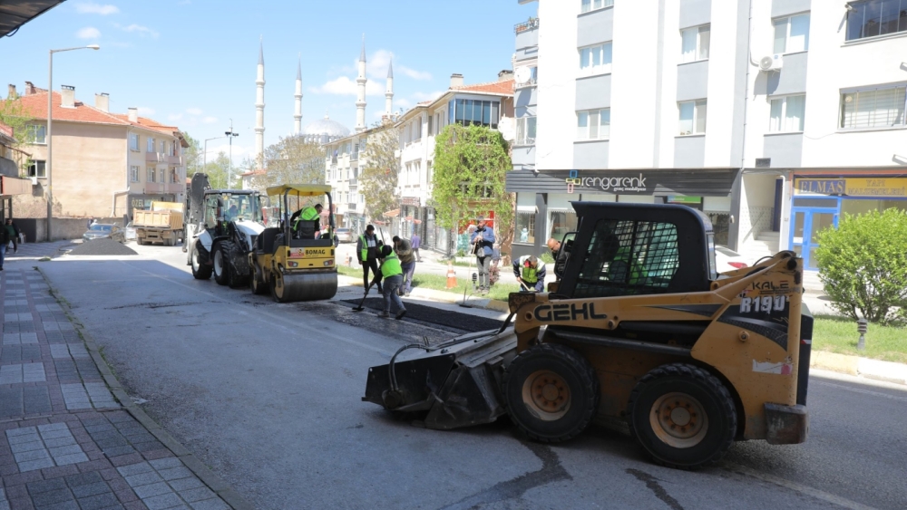 KIYIK MEVKİİNDE ASFALT ÇALIŞMALARI SÜRÜYOR