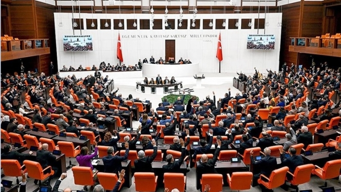 AKALIN: “ŞAP HASTALIĞI KONTROLDEN ÇIKTI, MECLİS DERHAL HAREKETE GEÇMELİ”