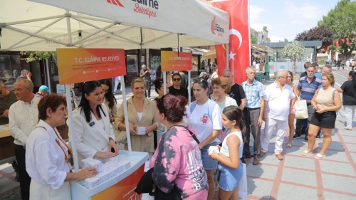 EDİRNE BELEDİYESİ’NDEN KANDİL SİMİDİ İKRAMI
