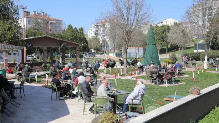 HALK KAFE’YE YOĞUN İLGİ: ÇAY 5 TL!