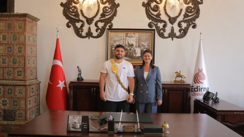 BAŞKAN FİLİZ GENCAN, 665. KIRKPINAR BAŞPEHLİVANI ERKAN TAŞ VE EDİRNELİ PEHLİVANLARI BELEDİYEDE AĞIRLADI