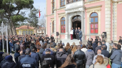 EDİRNE BELEDİYESİ’NDE BAYRAMLAŞMA: BAŞKAN GENCAN PERSONELLE BULUŞTU