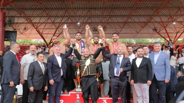 ALTIN KEMER SAHİBİNİ BULDU ÖDÜLLER TAKDİM EDİLDİ