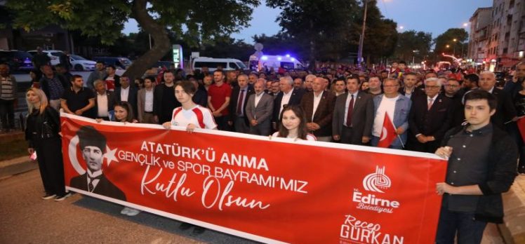 Edirne Belediyesi’nden gençlik yürüyüşü