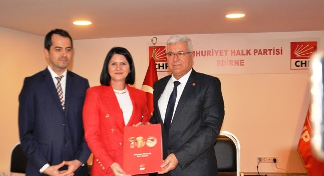 Av. Filiz Gencan belediye başkan aday adaylığını açıkladı