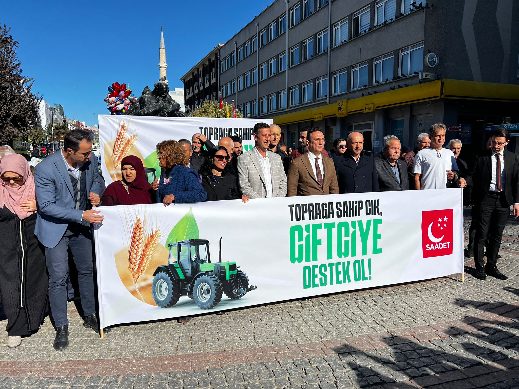 Tekin: “Çiftçiden beddua aldınız!”